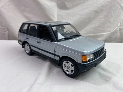 1/18 scale AUTOART RANGE ROVER 4.6 HSE SILVER *NO BOX - Image 1 of 4