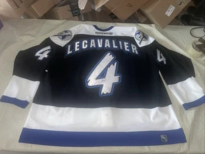 Authentic Auto Vincent Lecavalier Koho Tampa Bay Lightning Trikot Herren 56 Mikrofon - Bild 1 von 16