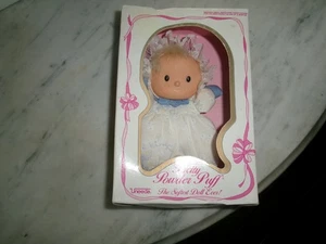 NUEVO EN CAJA Muñeca Uneeda Pretty Powder Puff de Colección Muñeca Más Suave de la Historia -1993 Muñeca Pequeña - Imagen 1 de 3
