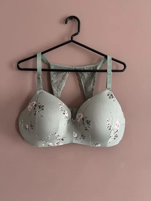 Camiseta Cacique Ligeramente Forrada Sin Alambres Verde Menta Floral Encaje Sujetador Talla 40DD Foto 1 de 4