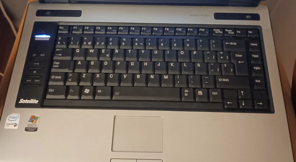 Toshiba Satélite - Imagen 1 de 4