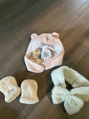 JJ Cole Bundle Sherpa Hat Mittens Gloves 0-6 Months Cream Gap newborn Pink - Image 1 of 4