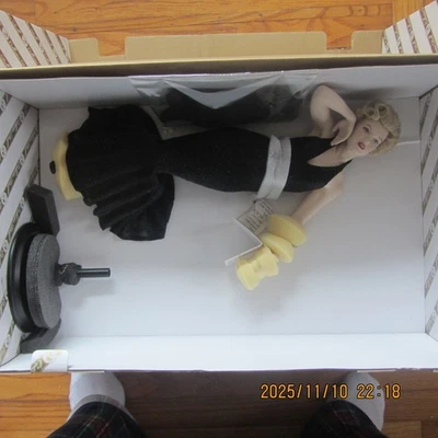 Franklin Como Nuevo Marilyn Monroe Muñeca Vestido Negro - ¡¡¡Nuevo!!!! Foto 1 de 4