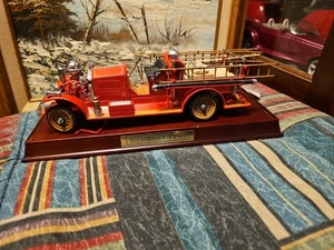 Franklin Mint-1922 Ahrens Fox R-K-4 Pumper Fire Truck 1:32 Precision Models 1990 - Picture 1 of 24