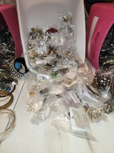 Vtg To Modern Fashion & Costume Jewelry 1 LB Wearable Random READ DESCRIPTION - Picture 1 of 12
