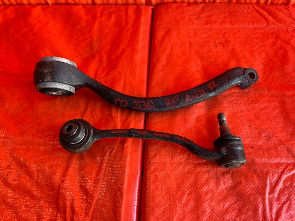 2007 BMW 335i — ТОЛЬКО ПОЛНОПРИВОДНЫЕ МОДЕЛИ — ПАССАЖИРСКИЙ ПРАВЫЙ ПЕРЕДНИЙ — КОМПЛЕКТ НИЖНИХ РЫЧАГОВ УПРАВЛЕНИЯ - Изображение 1 из 4