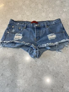 Signature 8 Women's Button Fly Shorts ~ Distressed Denim Shorts ~ Size M - Picture 1 of 12