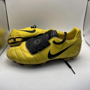 Nike Total 90 Soccer Cleats Yellow 2000s Size 8  Vintage Football Shoes - Picture 1 of 10