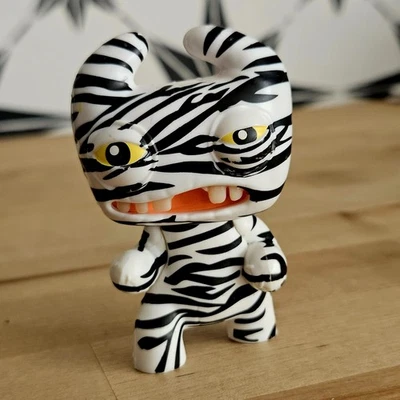 Figura Vinilo Fuggler Funny Ugly Monster Zebra 3" Spin Masters  Foto 1 de 2