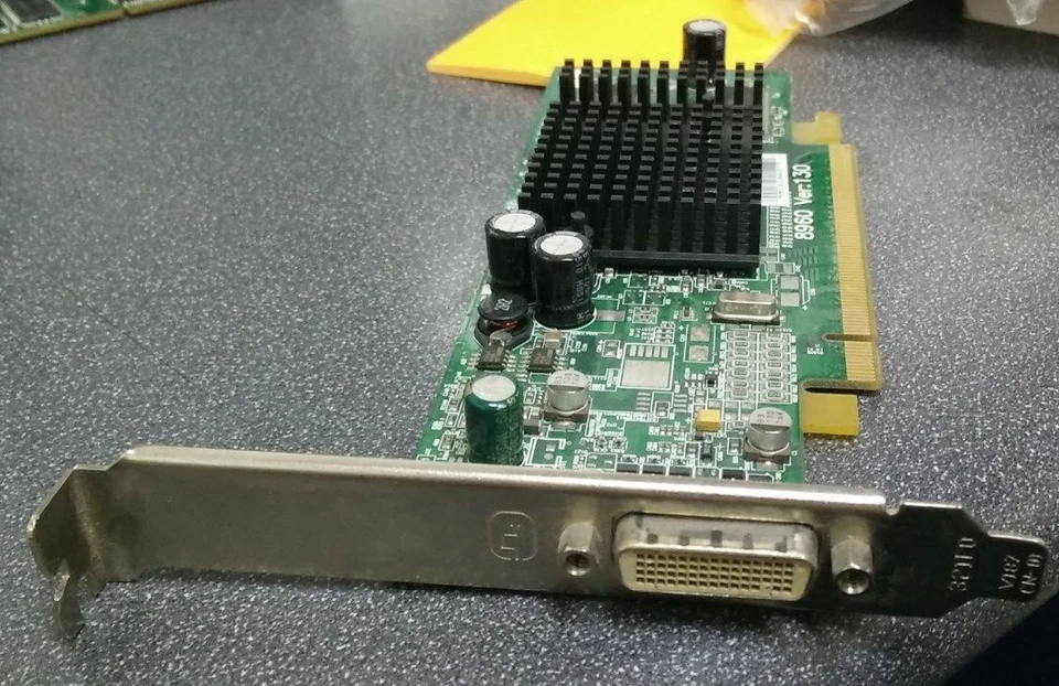 Dell H3823 ATI Radeon X300 SE 128MB DDR SDRAM PCI-E DVI Graphics Card  - Image 1 of 1