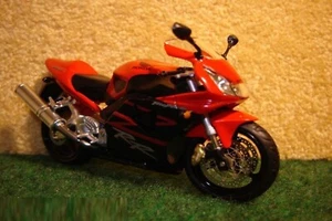 1:24 Honda CBR 900 RR Rot ALTAYA 01668 - Bild 1 von 1