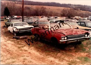 Junkyard junk rusty old vintage automobile car found photo 3.5x5" C9-17 - Picture 1 of 1