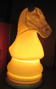 Stunning Ceramic Horse White Knight Chess Table/Accent Lamp - Picture 1 of 9
