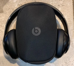Beats Studio Pro Cuffie Bluetooth Over-Ear Wireless Nero A2924 - Foto 1 di 6