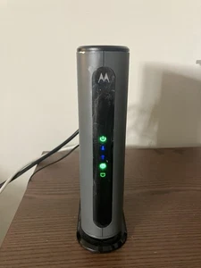 Motorola MB7621 Cable Modem - Zdjęcie 1 z 4