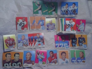 180-1969 TOPPS FOOTBALL COMMONS CARD LOT, wayne walker,bernie casey,erich barnes - Picture 1 of 5