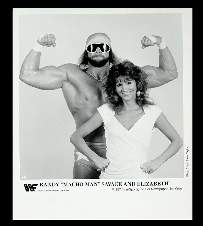 WWE MACHO MAN AND ELIZABETH OFFICIAL LICENSED ORIGINAL 8X10 PROMO PHOTO 1987 - Image 1 of 1