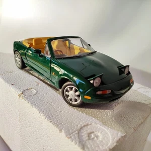 Kyosho Mazda MX-5 Miata 1/18 Scale Diecast Model in Green - Picture 1 of 22