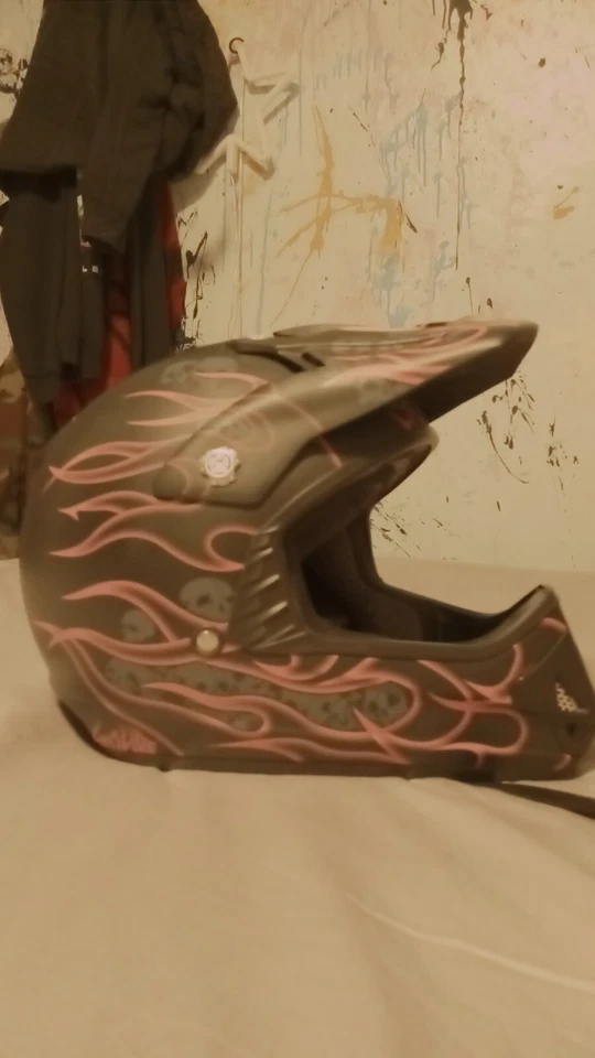PINK!!! SCORPION SPITFIRE  MOTOCROSSHELMET. RARE!. ~7,1/8 by 7,1/4~.▪︎57-58 CM - Image 1 of 4