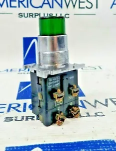 Eaton Cutler Hammer 10250T/91000T Green Illuminated Push Button - Picture 1 of 7