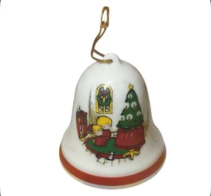 Vintage 1966 Porzellan Glocke Frohe Weihnachten von JOAN WALSH ANGLUND Ornament - Bild 1 von 4