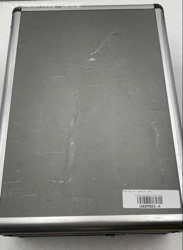 Hitachi VM-3100A Black VHS Movie Camera Handheld Camcorder In Box - Image 1 of 4