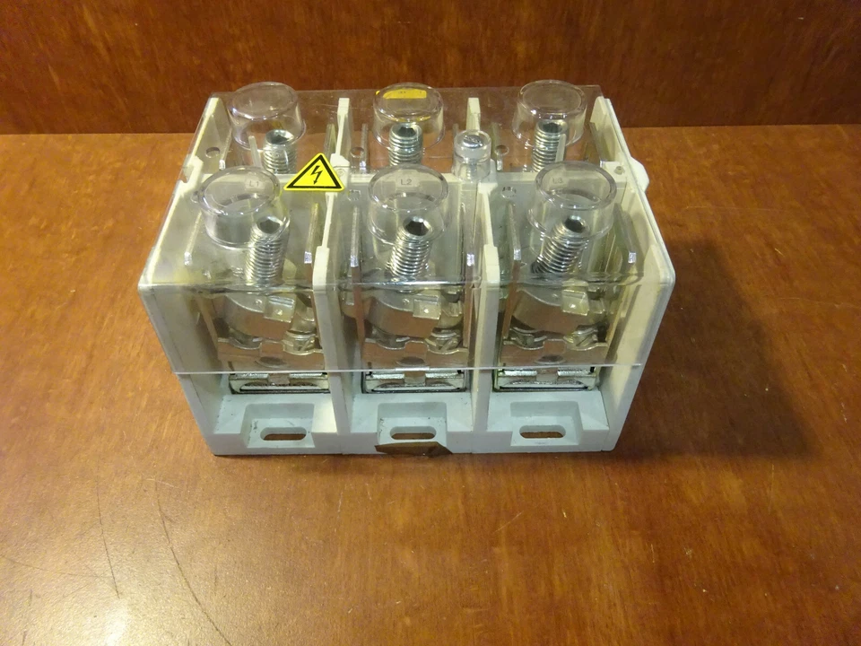 Moeller K2x240/3 distribution block - Image 1 of 2