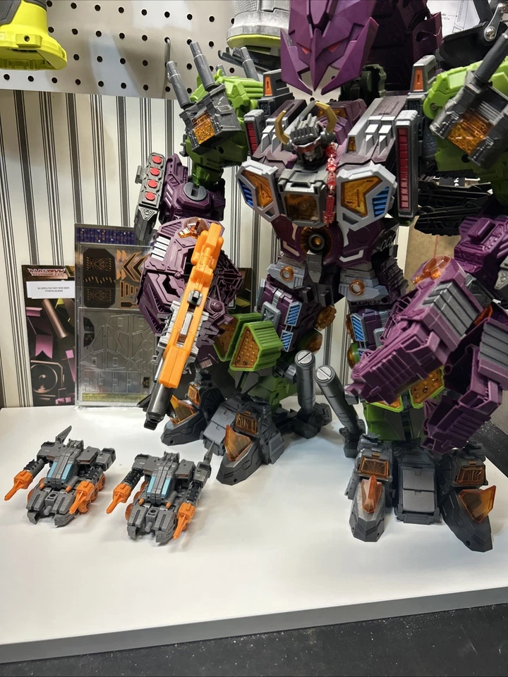 Maketoys Pandinus MCB-03 CityBot Scorponok + 奖金玩偶和 ToyHax — 第 1/3 张图片