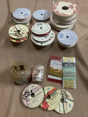 Lot of Vintage 18 Spools of Ribbon Mostly Thin W 190 Ft Jute,Rick Rack ... - Image 1 of 4