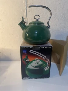 NEW EKCO TEA KETTLES Style Enamel on Steel Royal Green Whistling 2.5 Qt Ekco VTG - Picture 1 of 18