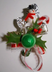 De Colección Hecho a Mano Navidad Flocado MUÑECO DE NIEVE Azúcar Campanas de Mercurio Adornos Ramillete - Imagen 1 de 6