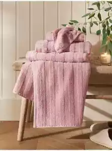 Stacey Solomon Pink Textured Towel Range Brand New + FREE POSTAGE - Picture 1 of 2