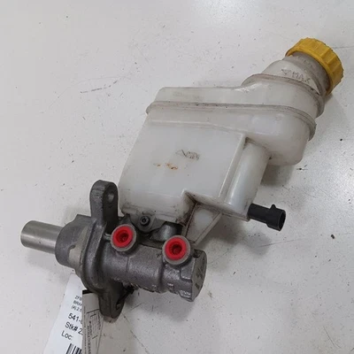 Cilindro maestro de freno compatible con 15-18 RENEGADE Foto 1 de 4