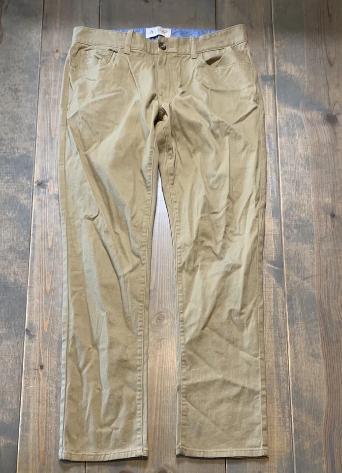 Pantalones chinos Penguin by Munsingwear para hombre frente plano marrón caqui talla: 32x32 Foto 1 de 4