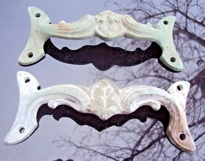 deux anciennes poignées Louis xv en bronze feuille de vigne marque E Muller  - Photo 1/4