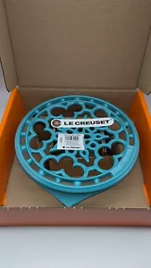 Le Creuset Round Trivet Turquoise 9 inch French Stoneware, New with Box - Picture 1 of 9
