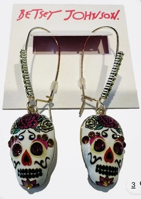Pendientes colgantes Betsey Johnson tono dorado y esmalte blanco azúcar calavera cristal nuevos con etiquetas Foto 1 de 2