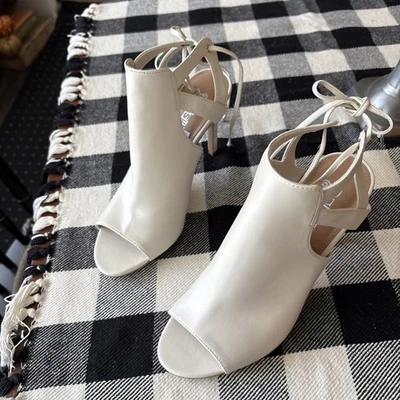 Zapatos para mujer Brash Off White talla 7,5 precio de venta sugerido por el fabricante 39,99 nuevos con etiquetas Foto 1 de 4