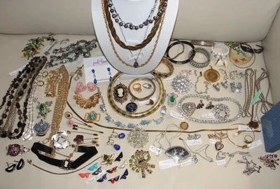 Lote de bisutería vintage de diamantes de imitación de alta gama Trifari Kramer Avon blanco 925 sin precio base Foto 1 de 4