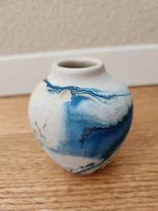 Native American Nemadji Earth Pottery Blue Swirl Signed Vase - Picture 1 of 3