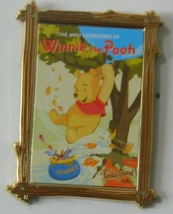 HKDL WDI Fantasyland Poster Pin - Die vielen Abenteuer von Winnie Puuh - LE 50 - Bild 1 von 2