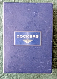 Dockers Leder dreifach faltbare Geldbörse schwarz Leder 9 Kartenfächer Ausweisfenster NEU mit Etikett - Bild 1 von 4