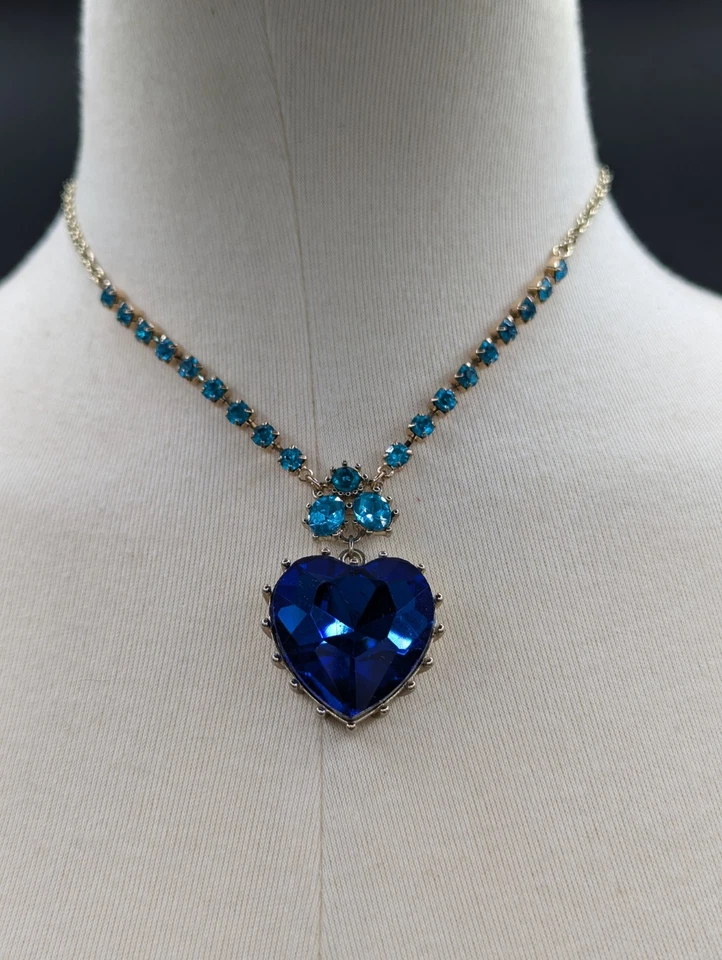 Collar Betsey Johnson Azul Laguna Aqua Joya Grande Cristal Corazón Declaración  Foto 1 de 4