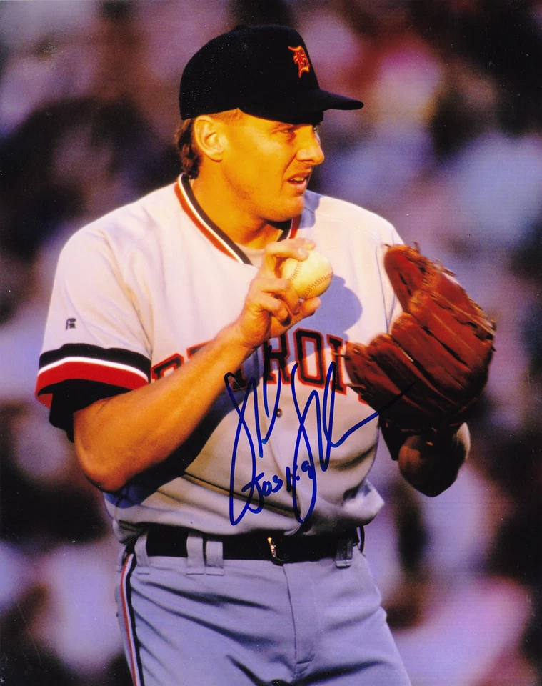 MIKE MOORE  DETROIT TIGERS   ACTION SIGNED 8x10 - Image 1 of 1