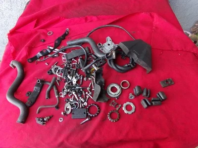 HONDA CBR250R MISC GAS TANK BRACKET SPROCKET COVER NUTS & BOLTS 2011-2013 OEM - Imagem 1 de 3