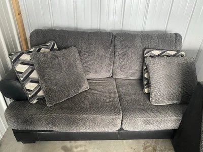 Sofa Estilo L Color Gris Ests Nuevo Y En Buenas Condiciones  - Image 1 of 2