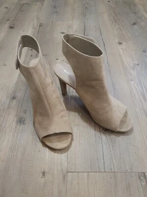 Peep Toe Ankle Stiefeletten 40 Beige Heels Cut Out - Bild 1 von 4