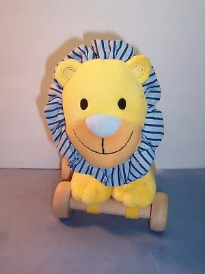 CARTER'S JUST ONE YOU 7" Happy Lion Sonajero Arrugado Juguete Bebé Ruedas de Madera Foto 1 de 4