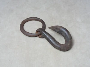 Primitive Hand Forged Blacksmith Made Hvy Hook & Ring w/ Much Wear Antique 'WE' - Picture 1 of 12
