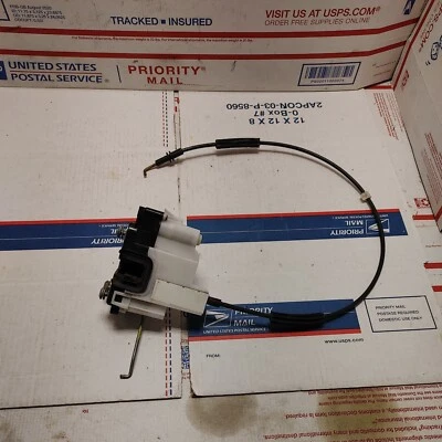 Actuador de cierre de puerta lateral derecho delantero derecho Fiat 500 2012-2019 OEM 68194740AB Foto 1 de 4